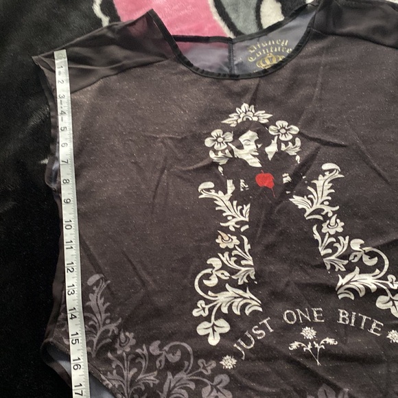 Disney couture Snow White top - Picture 3 of 10